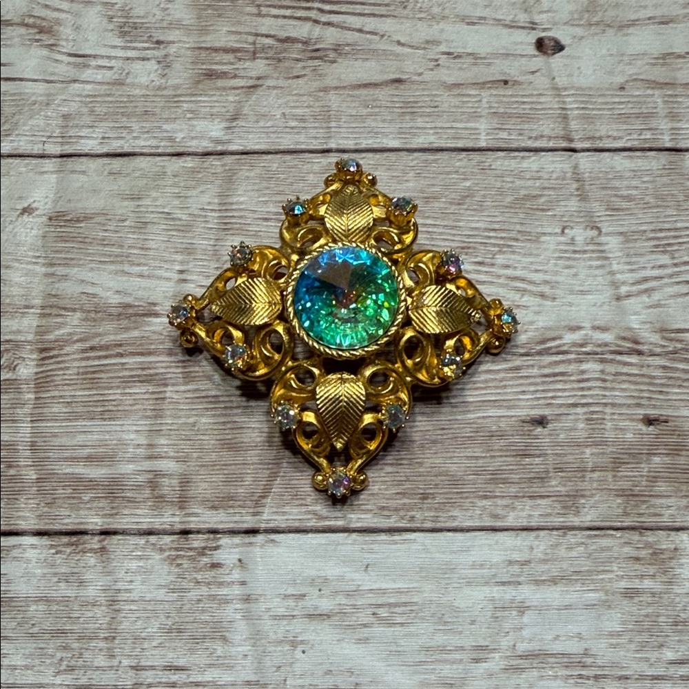 Vintage Gold Tone Brooch with Blue Green Gemstone and Rhinestones - Picture 1 of 7
